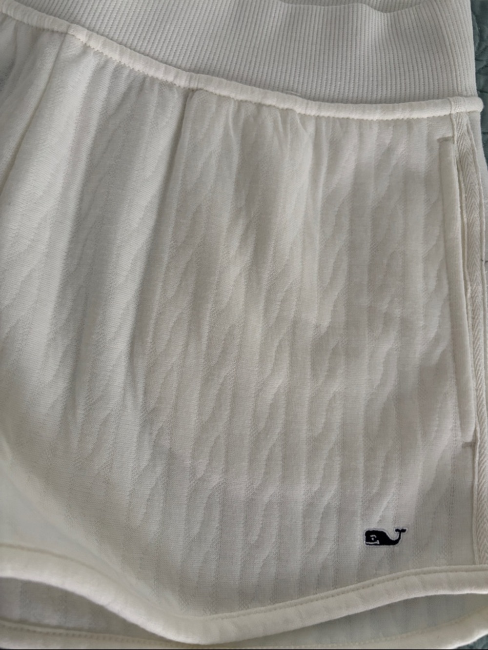 Vineyard Vines Cream Quilted Lounge Shorts with Whale Logo-Firm price - Picture 5 of 5